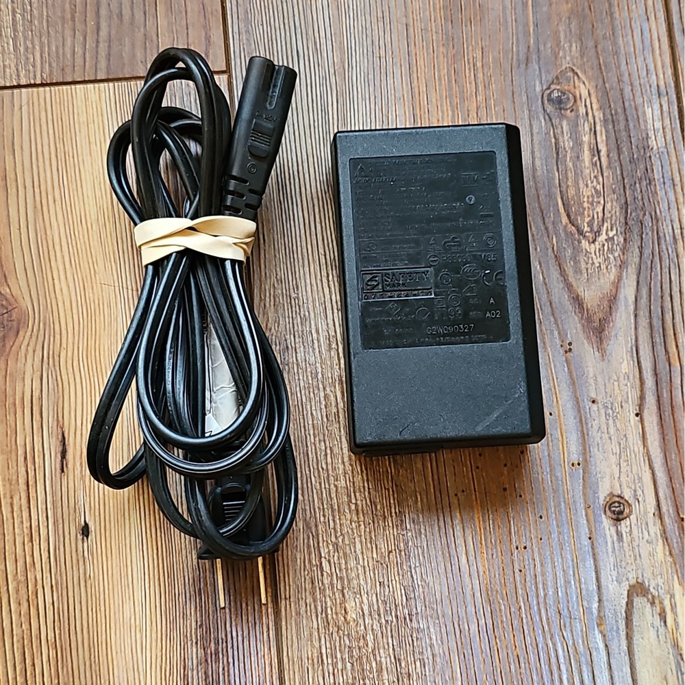 Delta Electronics Power Supply Adapter 30V 0.83A EADP-25CB A 21D0925